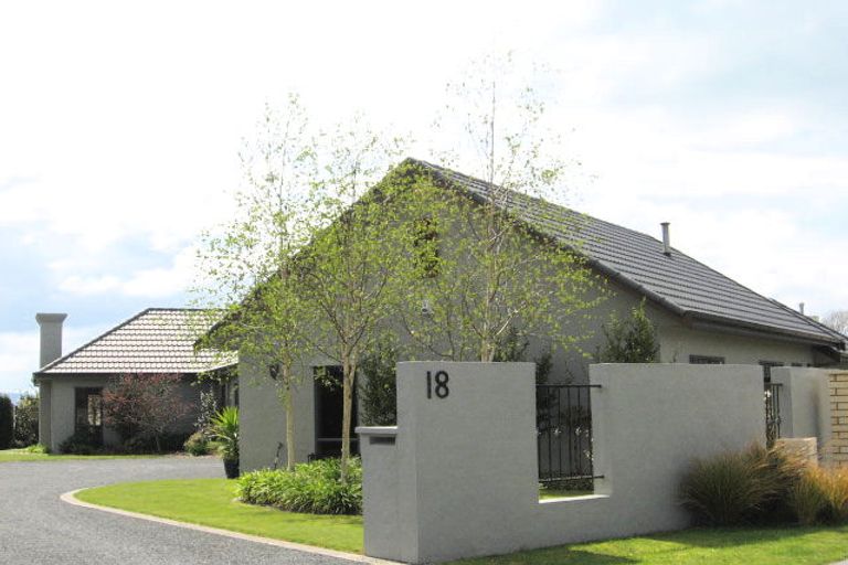 Photo of property in 18 Gemini Place, Kawaha Point, Rotorua, 3010