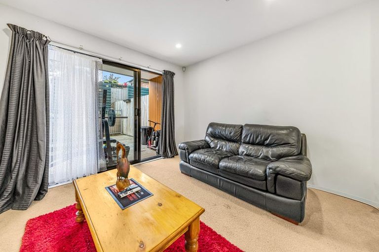 Photo of property in Rf202b, 19/18 Hewlett Road, Massey, Auckland, 0614