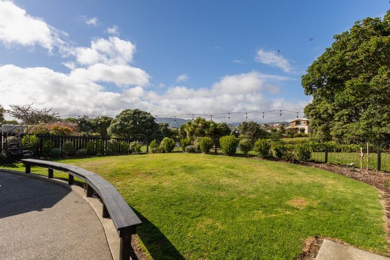 Photo of property in 196 Tutere Street, Waikanae Beach, Waikanae, 5036