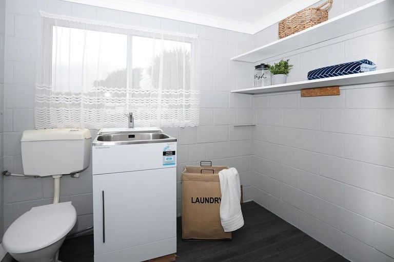 Photo of property in 52 Highfield Terrace, Newfield, Invercargill, 9812