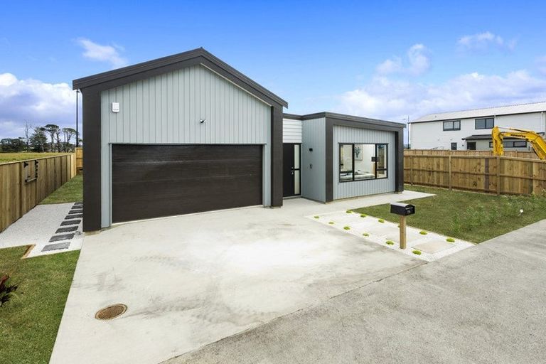 Photo of property in 75 Clarks Beach Road, Clarks Beach, 2122