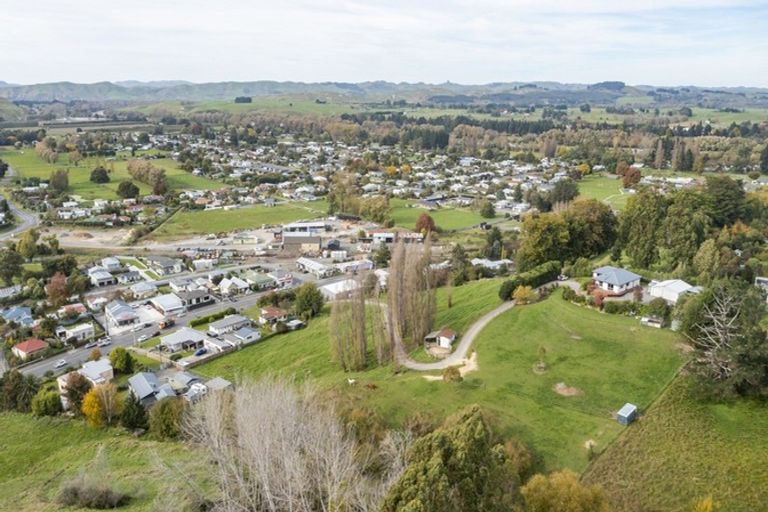 Photo of property in 104 High Street, Waipawa, 4210