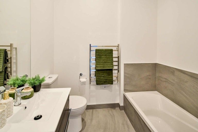 Photo of property in 23 Rua Kai Way, Brooklyn, Wellington, 6021