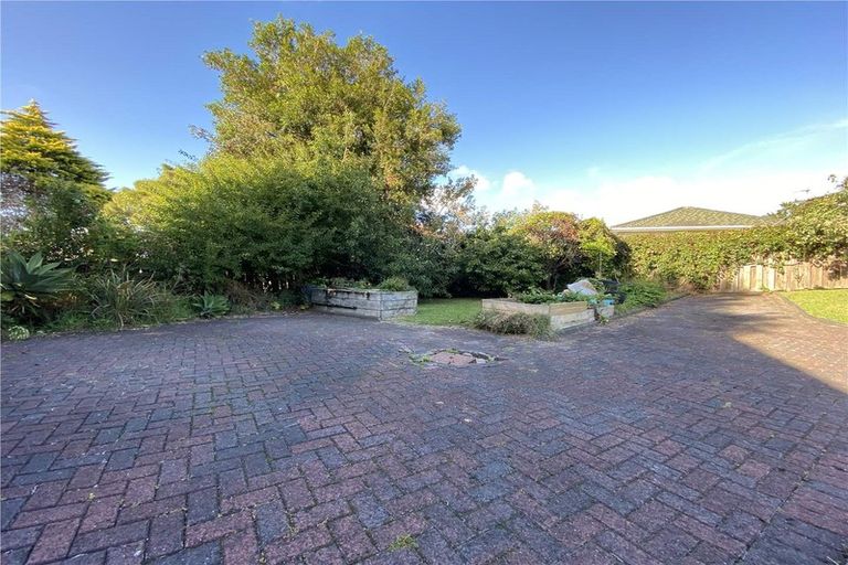 Photo of property in 10 Anakiwa Place, Milford, Auckland, 0620