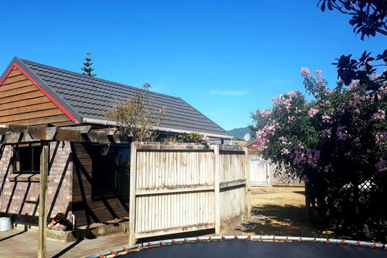 Photo of property in 49 Langdale Avenue, Paraparaumu, 5032