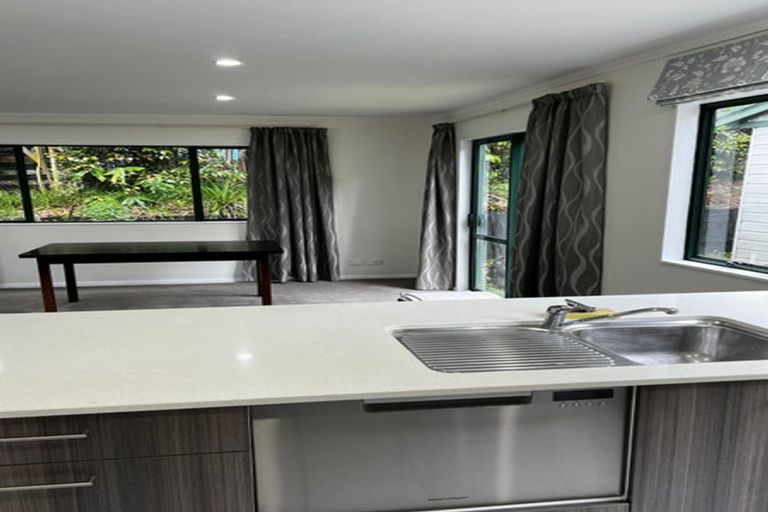 Photo of property in 9 Withers Road, Glen Eden, Auckland, 0602