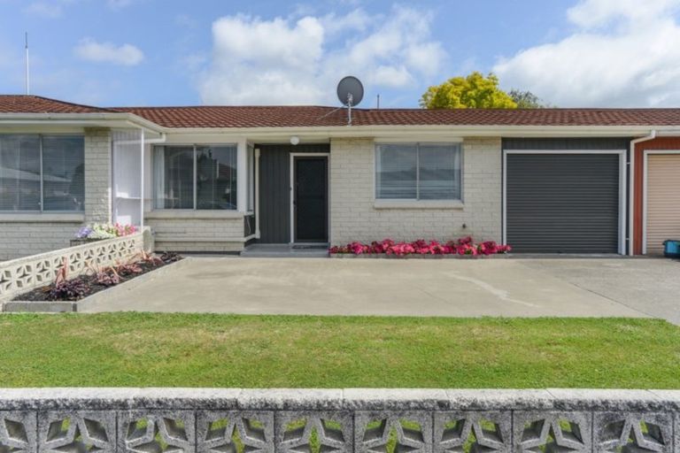 Photo of property in 2/301 Southland Road, Hastings, 4122