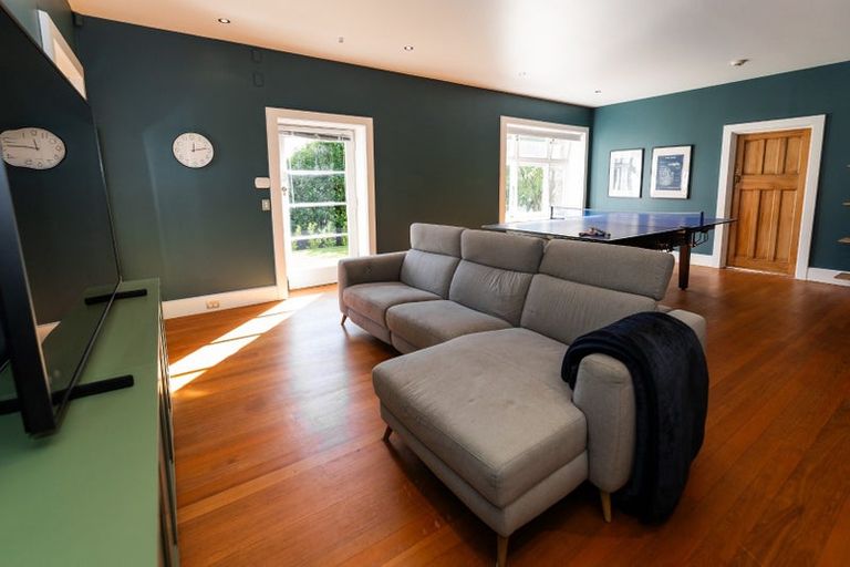 Photo of property in 103 Hackthorne Road, Cashmere, Christchurch, 8022