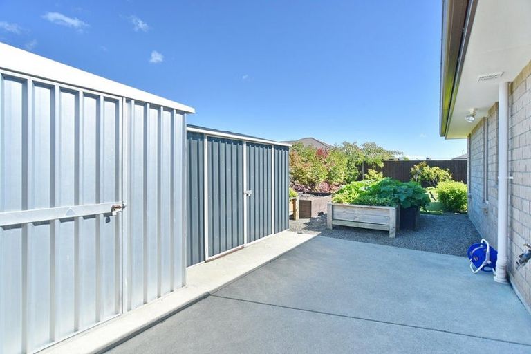 Photo of property in 7 Walnut Way, Rangiora, 7400