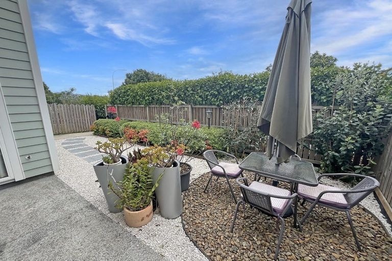 Photo of property in 10 Bellbird Street, Papakura, 2110
