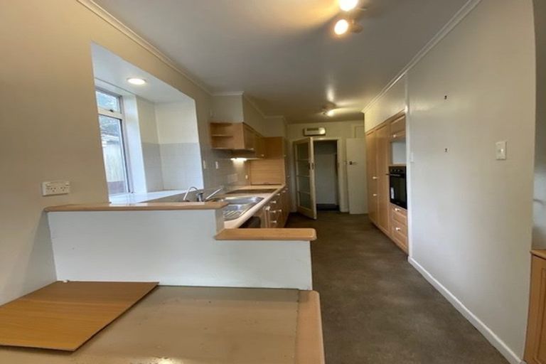 Photo of property in 27 Royal View Road, Te Atatu South, Auckland, 0610