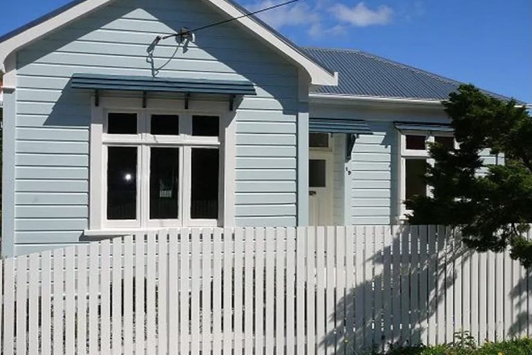 Photo of property in 19 Highland Crescent, Wadestown, Wellington, 6012