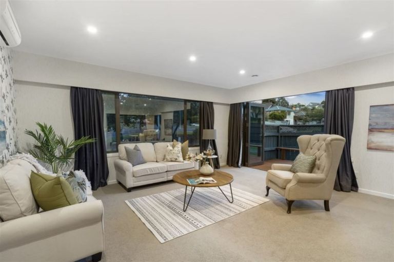 Photo of property in 37 Parkhill Road, Mellons Bay, Auckland, 2014