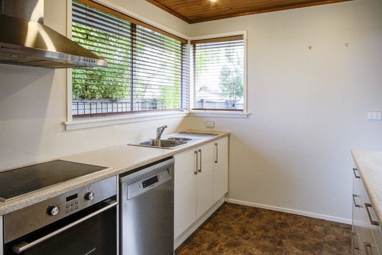 Photo of property in 14 Tralee Place, Bishopdale, Christchurch, 8053