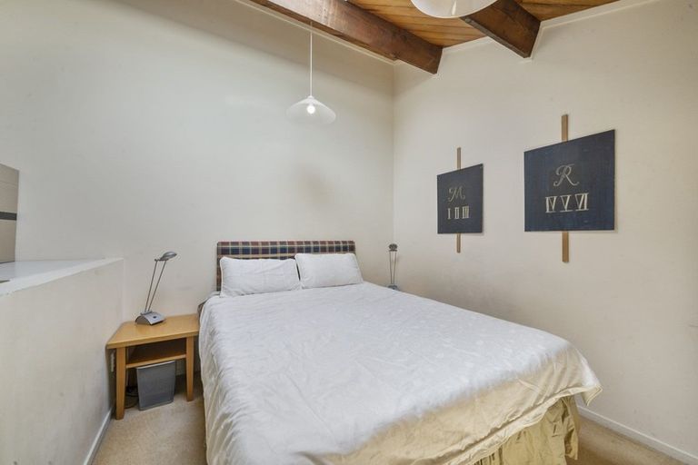 Photo of property in Metro Apartments, 11/220 Thorndon Quay, Pipitea, Wellington, 6011