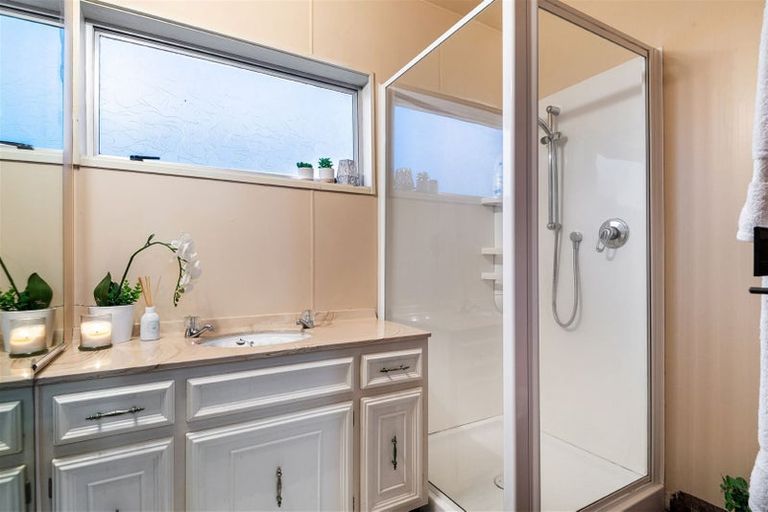 Photo of property in 69 Martin Avenue, Mount Albert, Auckland, 1025