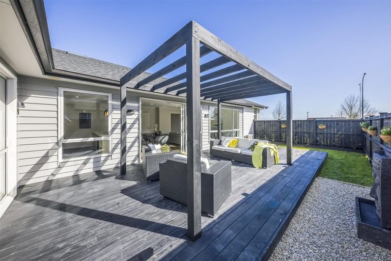 Photo of property in 18 Paso Fino Crescent, Karaka, Papakura, 2113