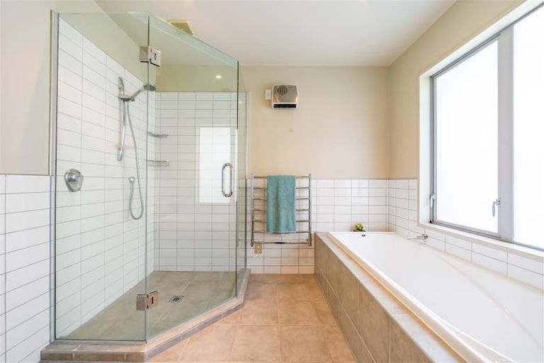 Photo of property in 27 Meadowbank Drive, Belmont, Lower Hutt, 5010