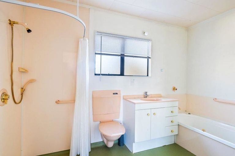 Photo of property in 2 Paetawa Road, Peka Peka, Waikanae, 5391