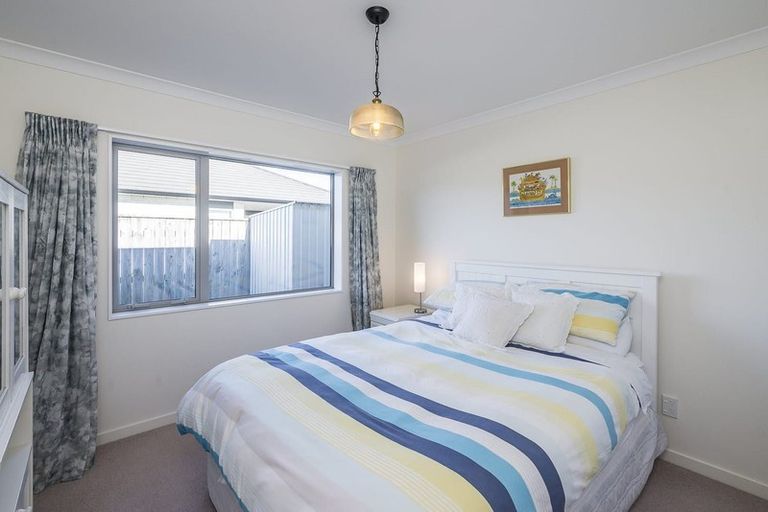 Photo of property in 14 Petrel Close, Paraparaumu Beach, Paraparaumu, 5032