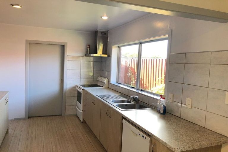 Photo of property in 2/8 Parera Place, Papatoetoe, Auckland, 2025