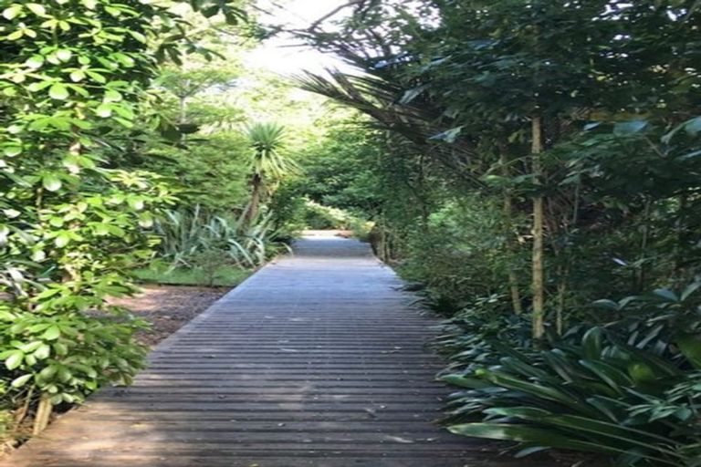 Photo of property in 16 Plantation Terrace, Orewa, 0931