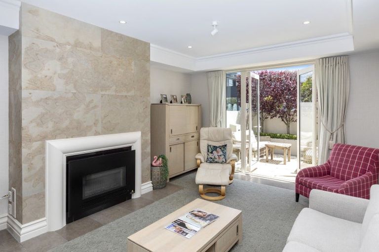 Photo of property in 152 Merivale Lane, Merivale, Christchurch, 8014