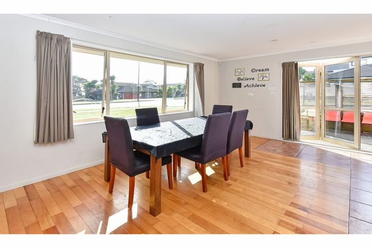Photo of property in 14 Nicholas Gibbons Drive, Clendon Park, Auckland, 2103