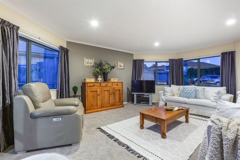 Photo of property in 48 Kahurangi Heights, Aotea, Porirua, 5024