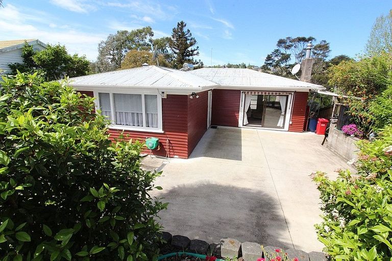 Photo of property in 88 Glendale Road, Glen Eden, Auckland, 0602