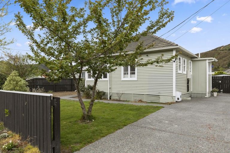 Photo of property in 16 Shearer Crescent, Naenae, Lower Hutt, 5011