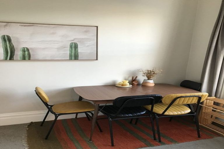 Photo of property in 19a Colombo Street, Hokowhitu, Palmerston North, 4410