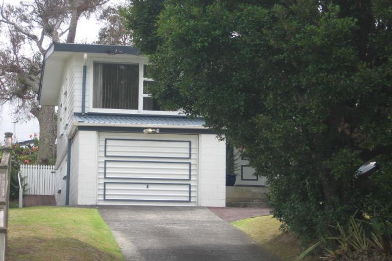 Photo of property in 7 Edgeworth Road, Glenfield, Auckland, 0629