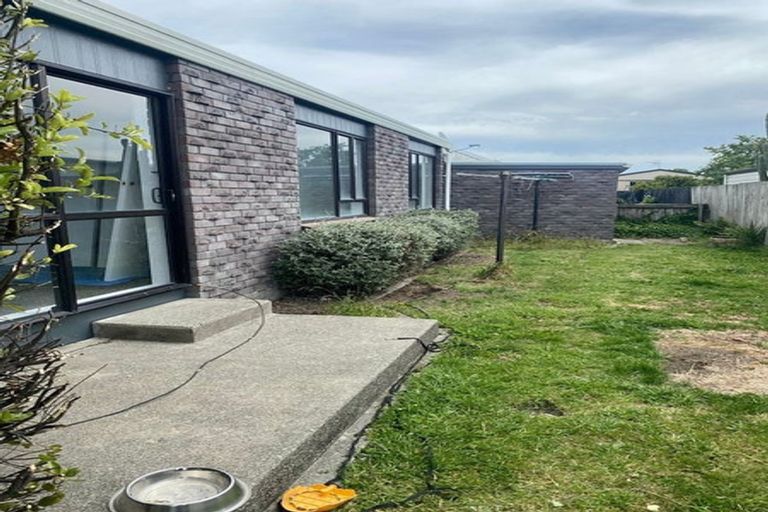 Photo of property in 1/33 Mortlake Street, Islington, Christchurch, 8042