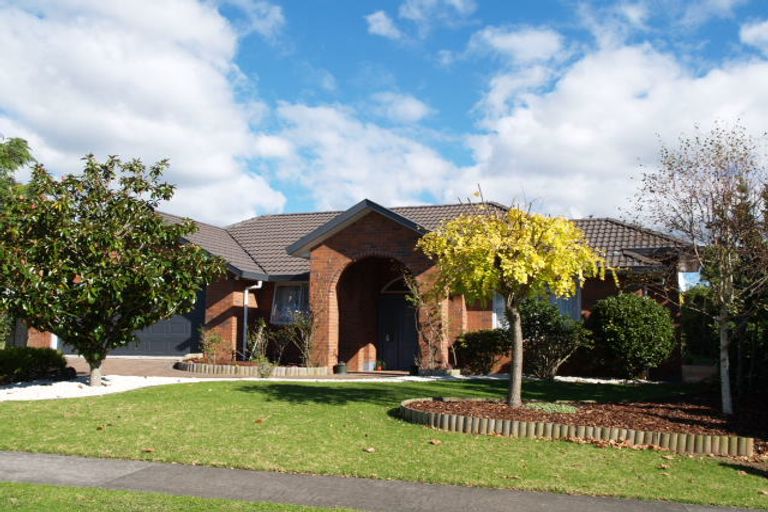 Photo of property in 5 Bampton Rise, Northpark, Auckland, 2013