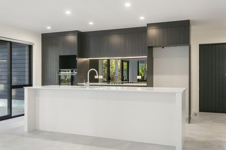 Photo of property in 3 Maraeariki Avenue, Orewa, 0931