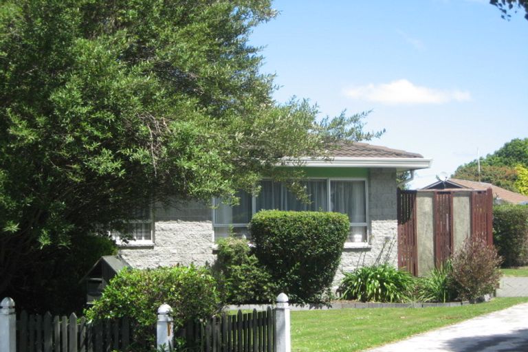 Photo of property in 43 Malabar Crescent, Broomfield, Christchurch, 8042