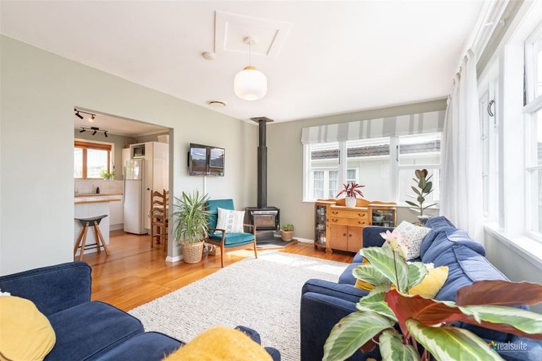 Photo of property in 19 Newcombe Street, Naenae, Lower Hutt, 5011