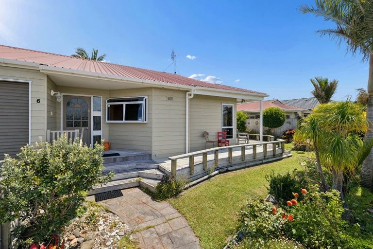 Photo of property in 6 Lillian Place, Orewa, 0931