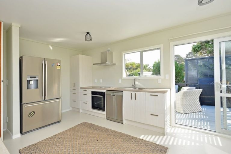 Photo of property in 117 Blue Pacific Parade, Riversdale Beach, Masterton, 5872