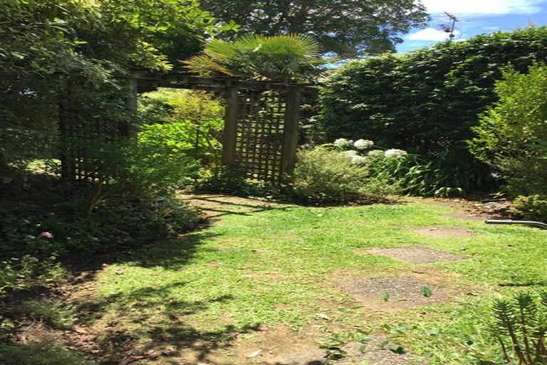 Photo of property in 1/3 Fayette Place, Te Atatu South, Auckland, 0610