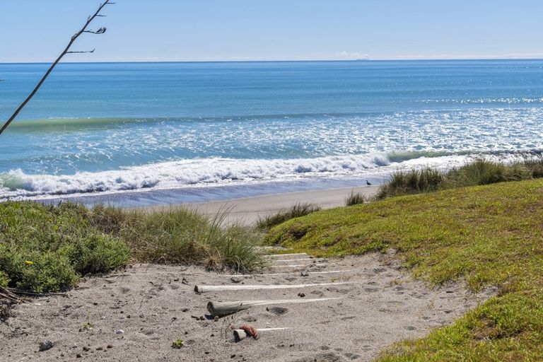 Photo of property in 147 Pukehina Parade, Pukehina, Te Puke, 3189