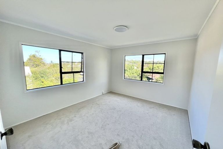 Photo of property in 31 John Downs Drive, Browns Bay, Auckland, 0630