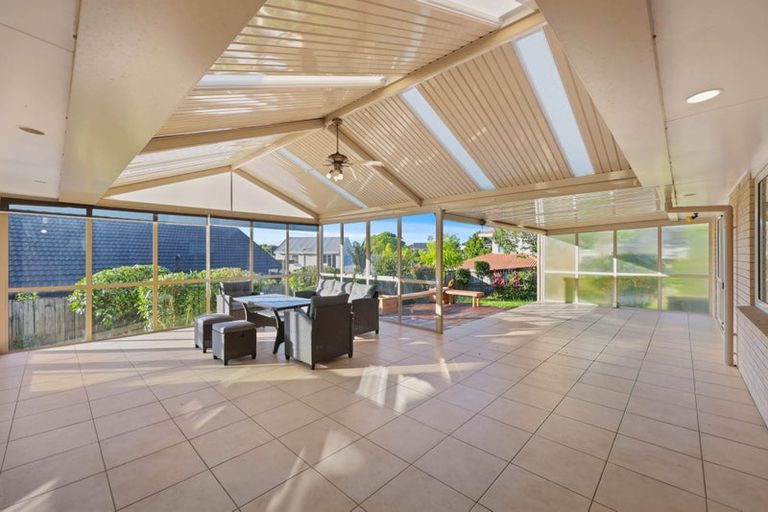 Photo of property in 33 Wiltshire Place, Somerville, Auckland, 2014