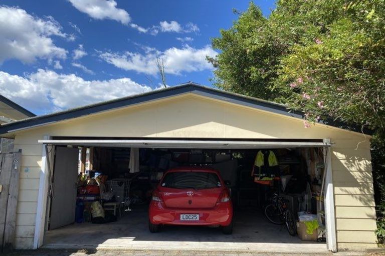 Photo of property in 1/17 Powrie Street, Glenfield, Auckland, 0629