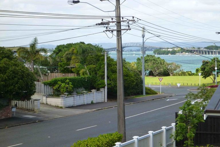 Photo of property in 3/8 Bayswater Avenue, Bayswater, Auckland, 0622