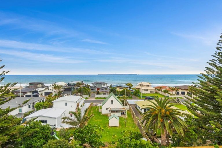 Photo of property in 64 Karewa Parade, Papamoa Beach, Papamoa, 3118