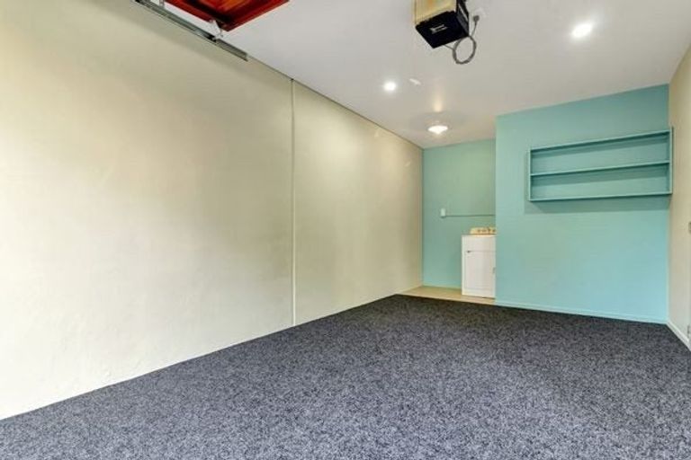 Photo of property in Emery Gardens, 1/4 Ambrico Place, New Lynn, Auckland, 0600