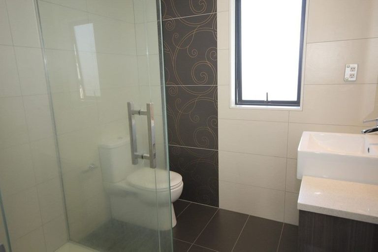 Photo of property in 21a Dallinghoe Crescent, Milford, Auckland, 0620