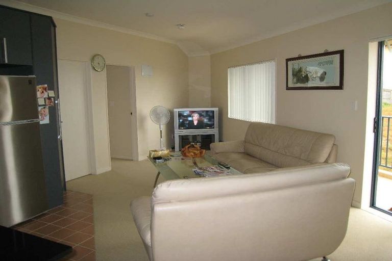 Photo of property in 46 Ballymore Drive, Pinehill, Auckland, 0632